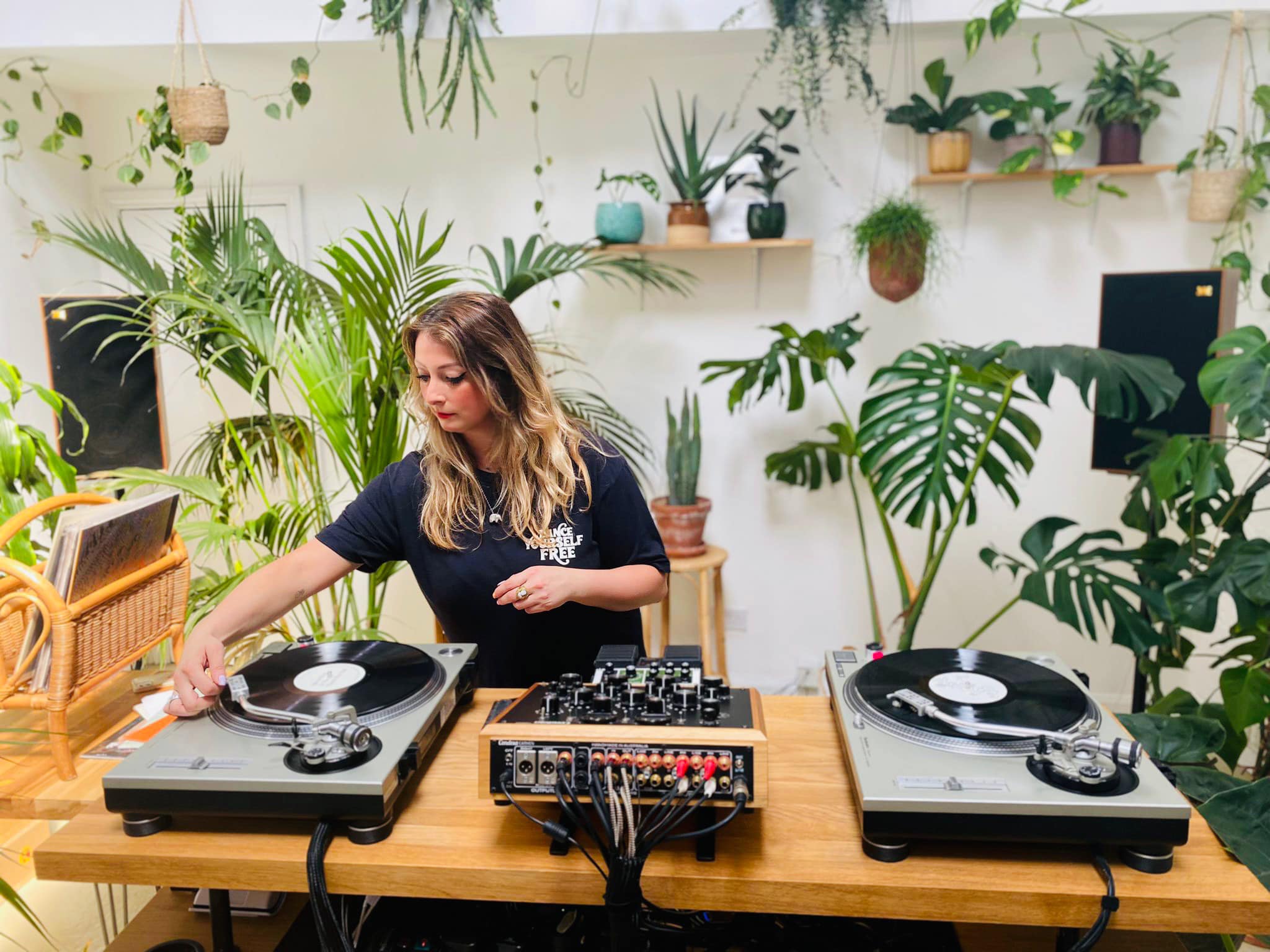 Rebecca Vasmant DJ